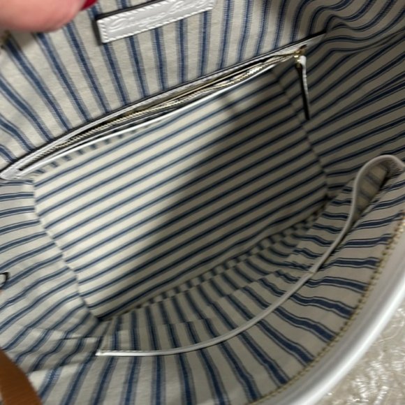 Dooney & Bourke Large White Woven Hobo Bag - Picture 8 of 10